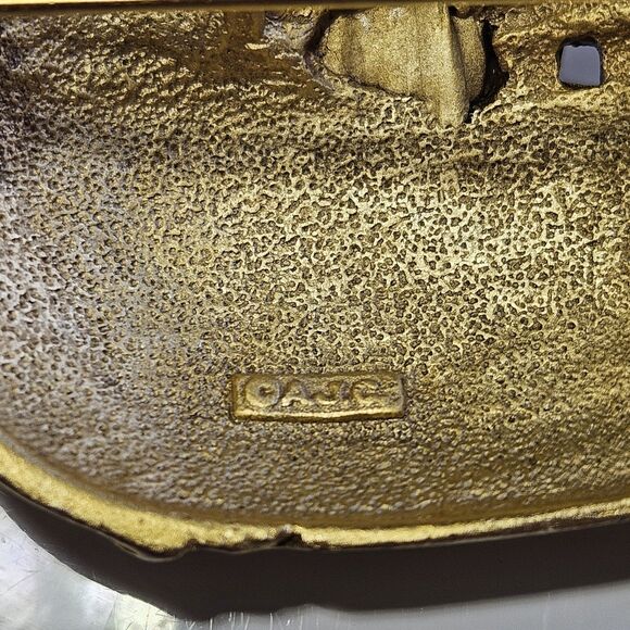 Vintage Matte Gold Tone Noah's Arc Pin Brooch with Animals Signed AJC - Picture 4 of 10